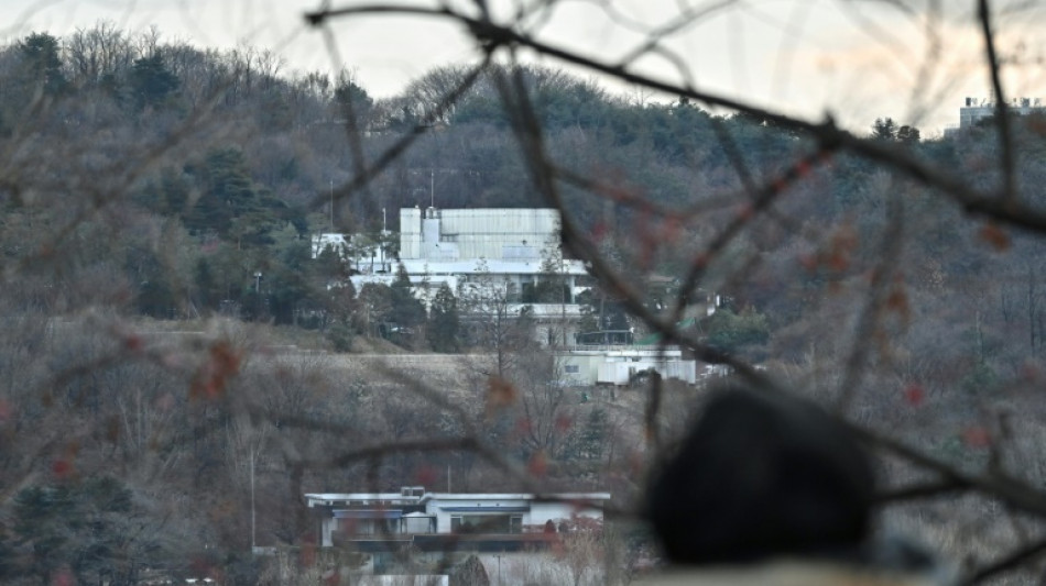 El presidente surcoreano suspendido se resiste al arresto en su "fortaleza" en Se&uacute;l