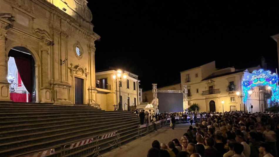 Arrivato a Militello feretro di Pippo Baudo