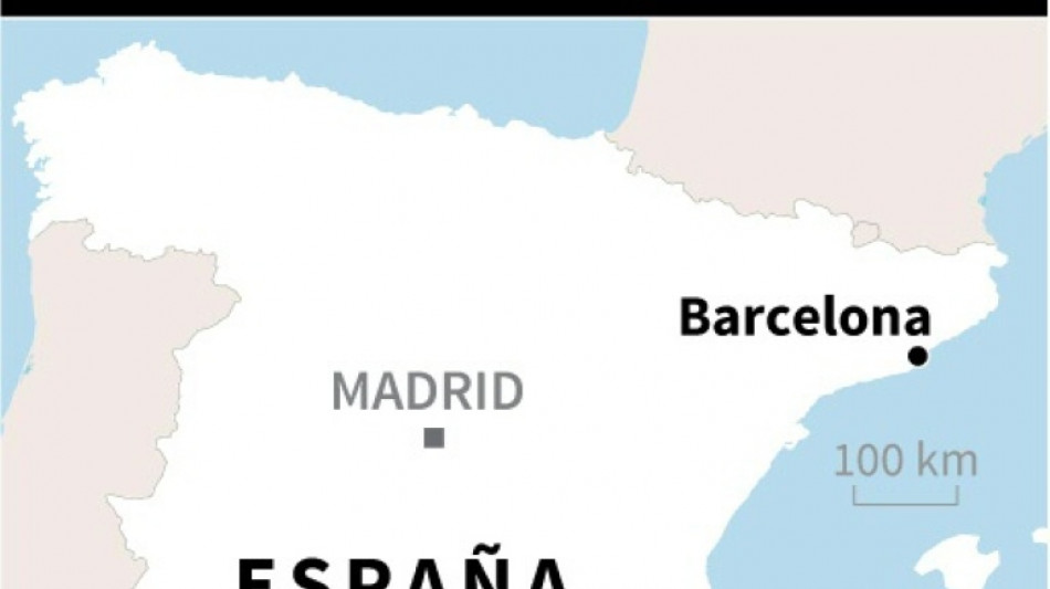 Dos heridos graves al volcar un autobús cerca de Barcelona