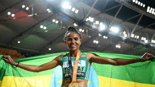 Mondiaux d'athl&eacute;tisme: Hassan tombe sur Tsegay, et sur la piste, imit&eacute;e par Bol