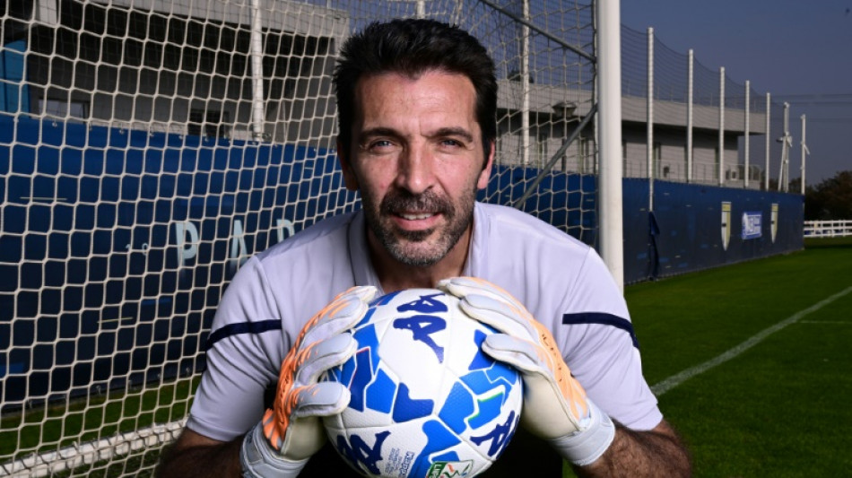 Foot: &agrave; 45 ans, Buffon raccroche d&eacute;finitivement ses gants