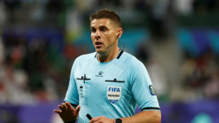 La FIFA exculpa a un &aacute;rbitro del Alemania-Curazao de hacer un gesto supremacista