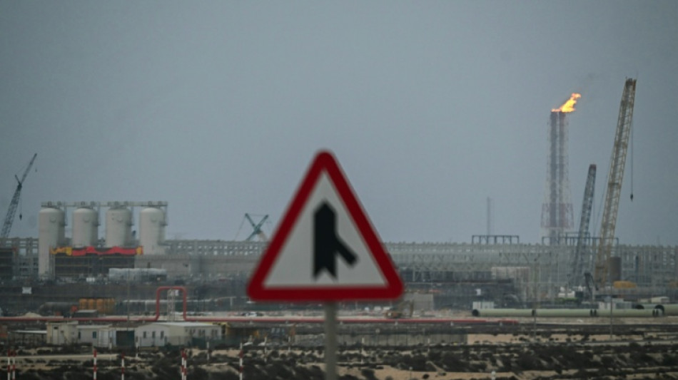 Les hydrocarbures s'envolent apr&egrave;s des attaques contre des sites &eacute;nerg&eacute;tiques du Golfe