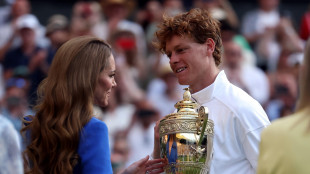 Sinner rispetta la tradizione, brindisi con Ciccone e Giovinazzi a Monte Carlo