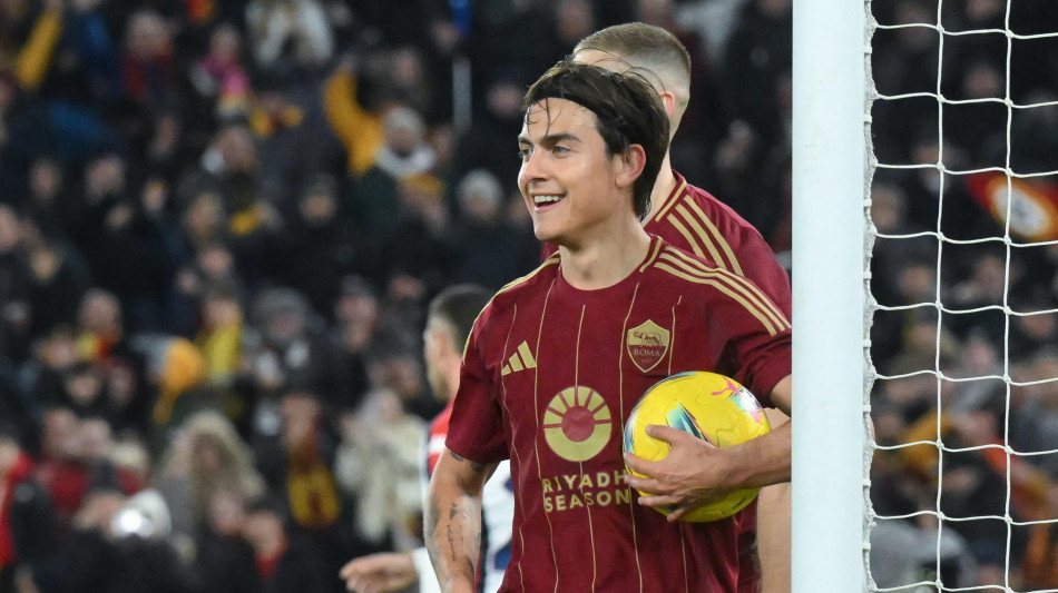 Calcio:Roma,Dybala dribbla sul rinnovo'il futuro &egrave; solo gioved&igrave;'