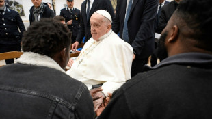 Le pape, en sortie à Rome, dit vivre Pâques "comme il peut"
