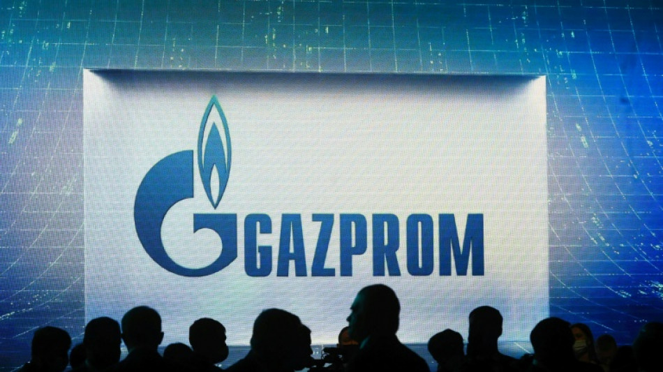 Fu&szlig;ballbundesligist Schalke 04 entfernt Gazprom-Schriftzug von Trikots 