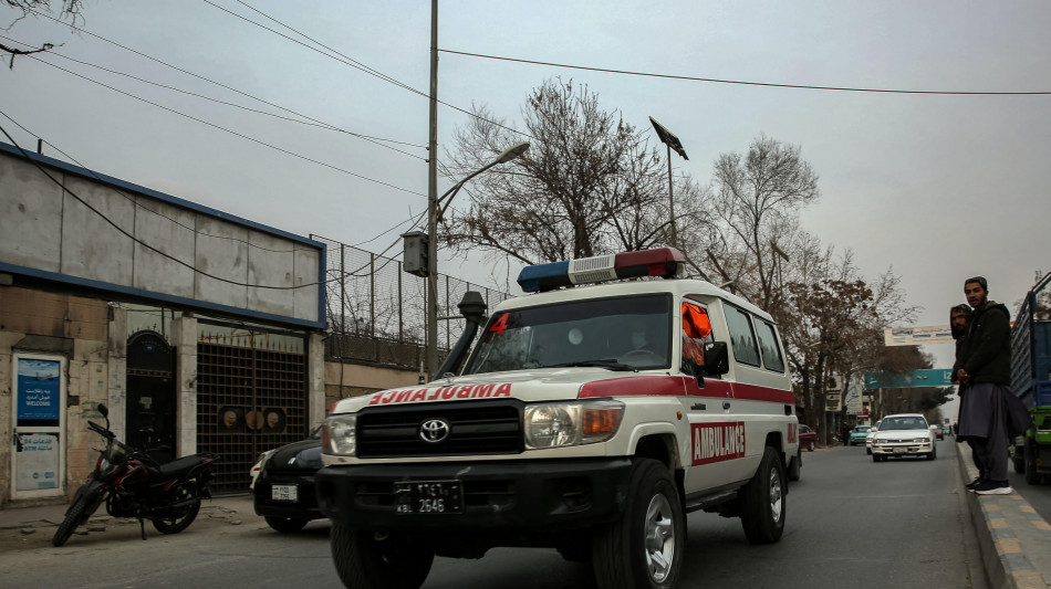 'Almeno 30 corpi estratti dalle macerie del centro medico di Kabul'