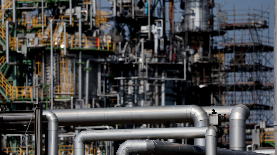 Istat, ad agosto prezzi produzione prodotti petroliferi +67,7%