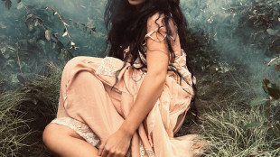 Charli XCX pubblica House con John Cale (Velvet Underground)