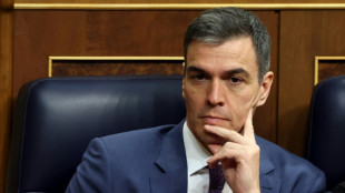 Pedro S&aacute;nchez seguir&aacute; al frente del Gobierno espa&ntilde;ol tras amenazar con dimitir por el acoso a su familia