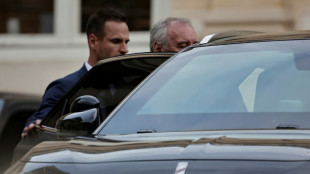 Frankreichs Premier Bayrou zu offiziellem Rücktritt bei Macron eingetroffen