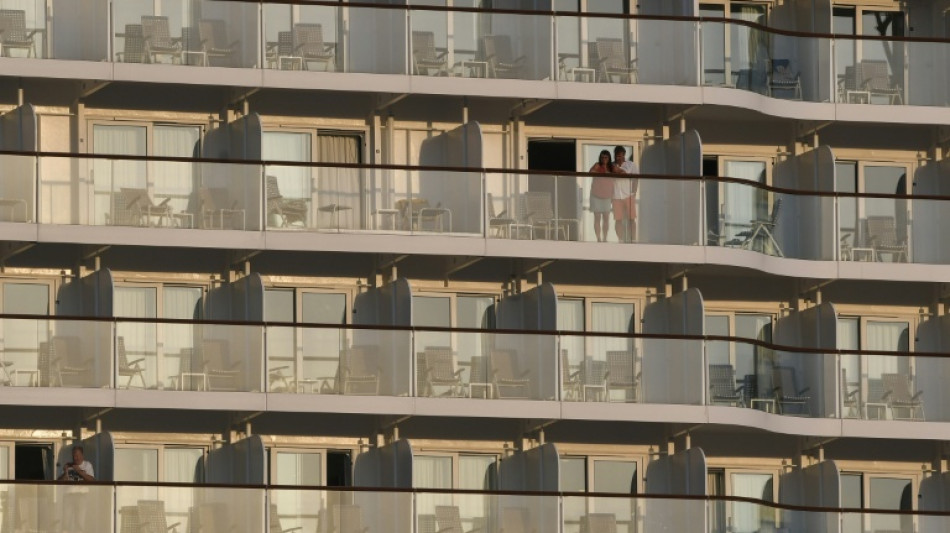 Nach Kollision in Bremerhaven: Kreuzfahrt f&uuml;r rund 2400 Passagiere abgesagt