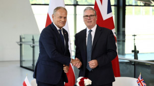 Starmer et Tusk signent un trait&eacute; de s&eacute;curit&eacute; face au "d&eacute;fi" de la Russie