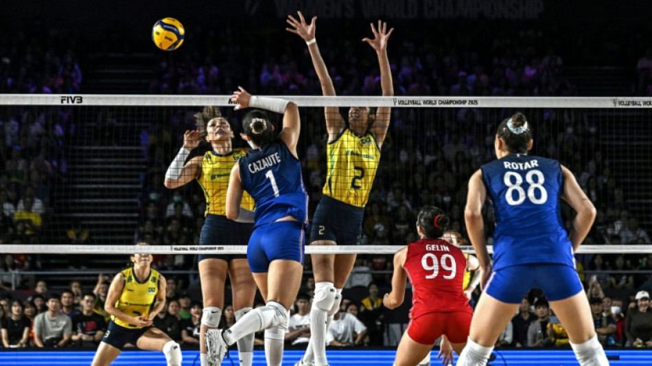 Volley: battues au tie break, les Bleues fr&ocirc;lent l'exploit contre le Br&eacute;sil