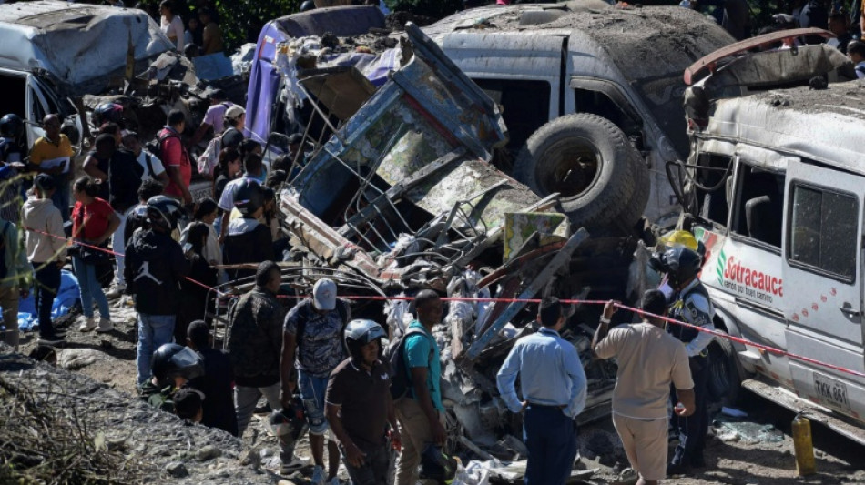 Highway bomb attack kills 10 ahead of Colombia election
