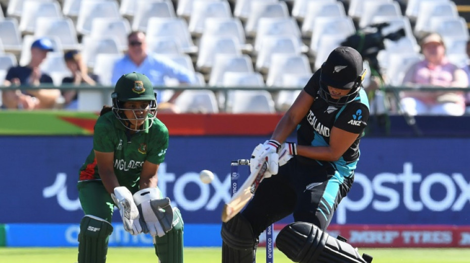 Bates leads return to form by New Zealand batters 