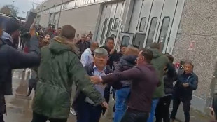 Agenti Digos aggrediti a Prato da gruppo di cittadini cinesi