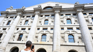 Borsa: Milano apre fiacca (-0,08%)