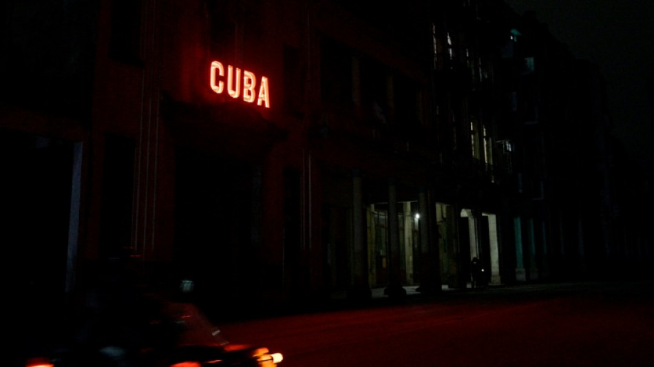 En pleno apag&oacute;n, presidente de Cuba advierte contra "alteraci&oacute;n del orden"
