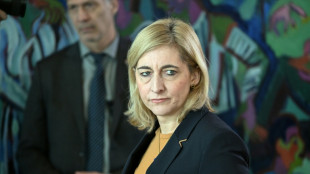 Warken will kostenlose Mitversicherung von Ehepartnern einschr&auml;nken