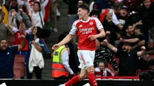 Arsenal go six points clear as Gyokeres double sinks Fulham
