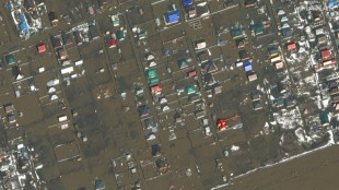 Russia says flood situation 'difficult' as more rivers burst