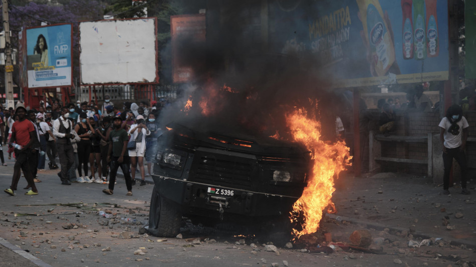Ribelli Madagascar, 'forze armate sotto nostro controllo'