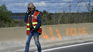 Retraites: Macron appelle &agrave; l'apaisement avant un vote d&eacute;cisif