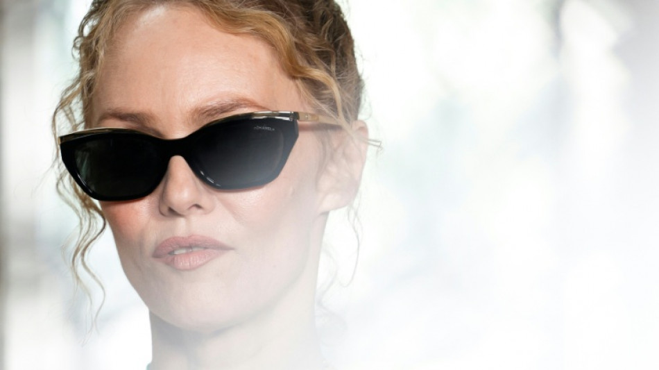 Franz&ouml;sische S&auml;ngerin Vanessa Paradis gibt Trennung von Regisseur Benchetrit bekannt