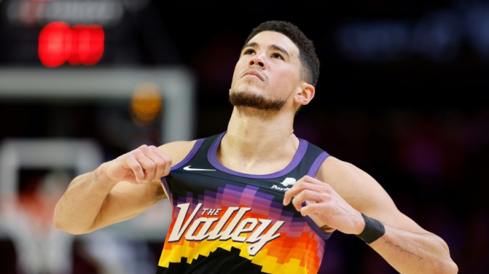 NBA: les Suns, avec Booker au z&eacute;nith, &eacute;clipsent les Nets 