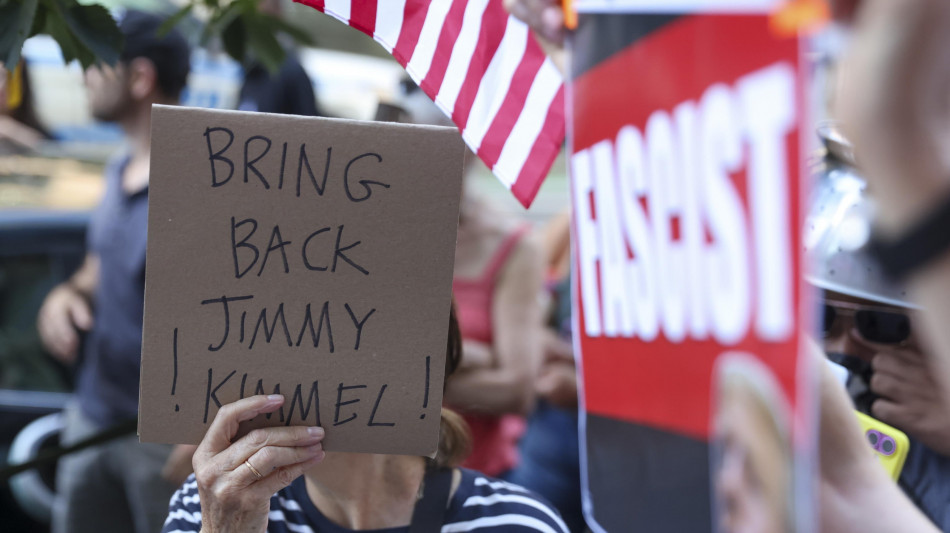 Casa Bianca critica Obama su Kimmel, 'non sa di cosa parla'