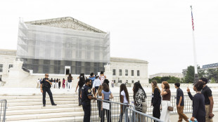 Corte Suprema autorizza Trump a congelare aiuti esteri