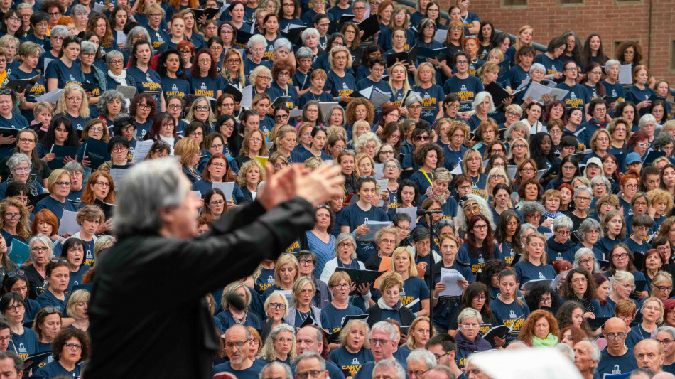 Riccardo Muti e il coro dei 3546, ''l'Inno non &egrave; per solisti''