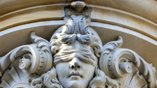 Geldstrafe f&uuml;r Wiesbadener Ex-Dezernenten wegen Beihilfe zu Untreue in Awo-Komplex