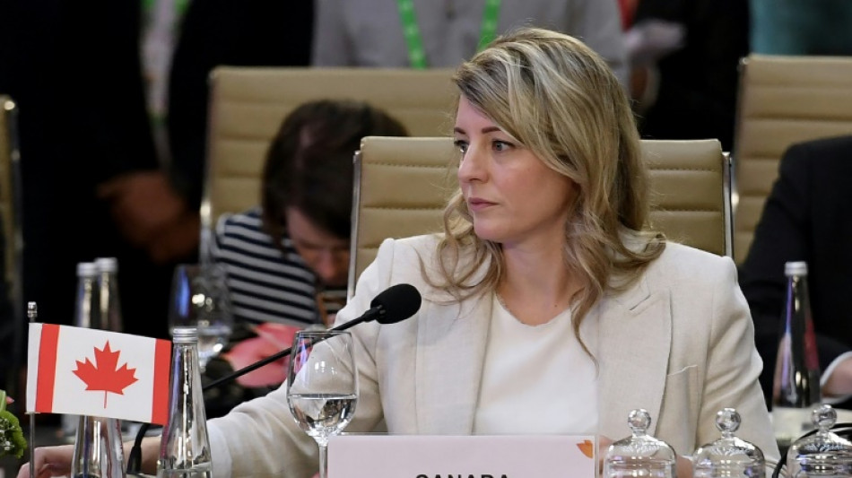 Canad&aacute; expulsa diplomata chin&ecirc;s ap&oacute;s suposta intimida&ccedil;&atilde;o a deputado
