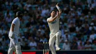 New Zealand's Henry rocks England after Phillips century