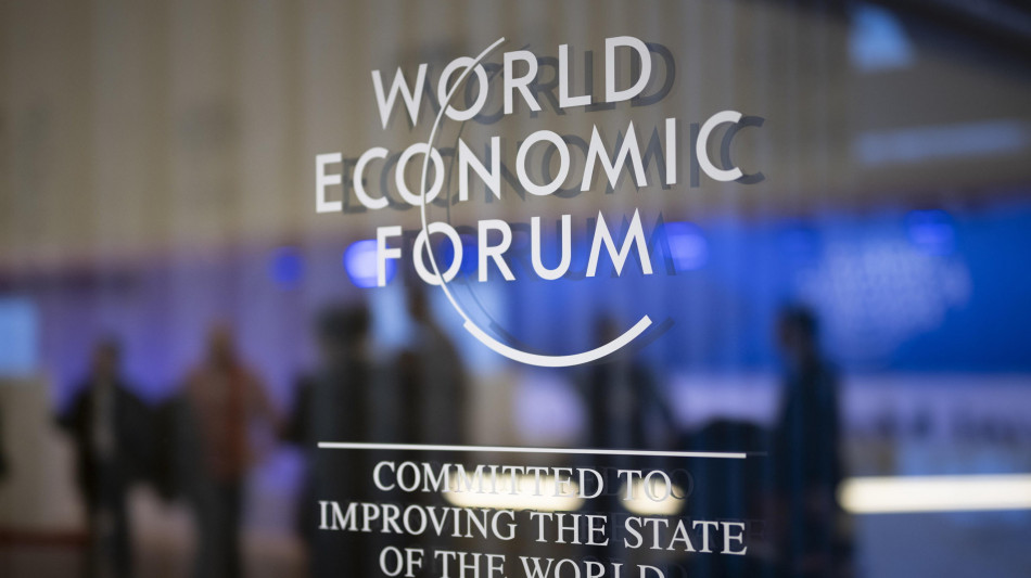 Wef, transizione energetica rallenta ma Italia in netto miglioramento