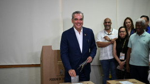 Presidente dominicano lidera elecciones marcadas por la crisis de Hait&iacute;