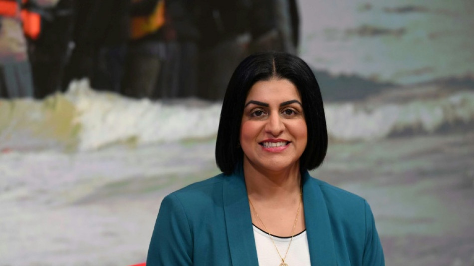 UK govt defends plan to limit refugee status