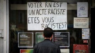 La extrema derecha avanza favorita en la &uacute;ltima semana de campa&ntilde;a en las legislativas de Francia
