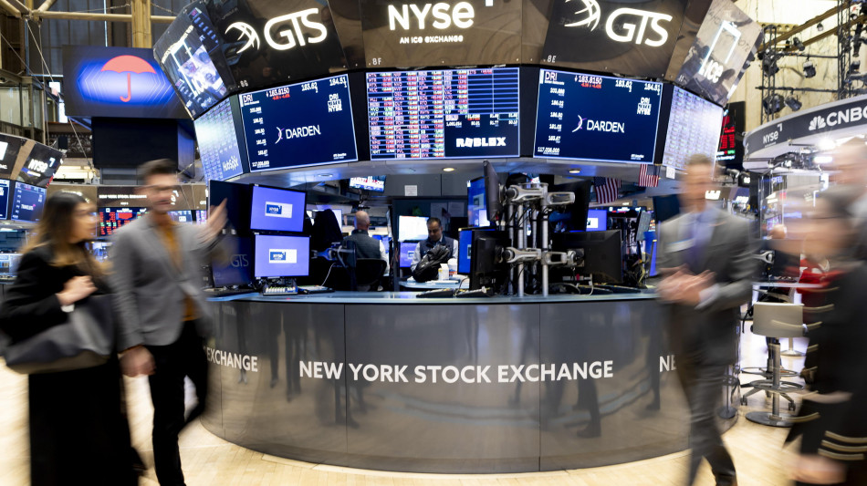 Wall Street apre positiva, Dj +0,27%, Nasdaq +0,34%