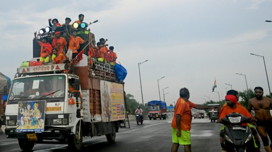 Devotos del dios de la destrucci&oacute;n hind&uacute; perturban el norte de India
