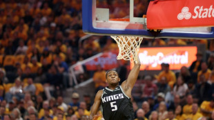 Fox doubtful for NBA Kings with fractured fingertip: reports
