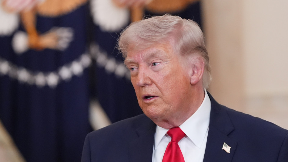 'Trump ricoverato', la Casa Bianca costretta a smentire