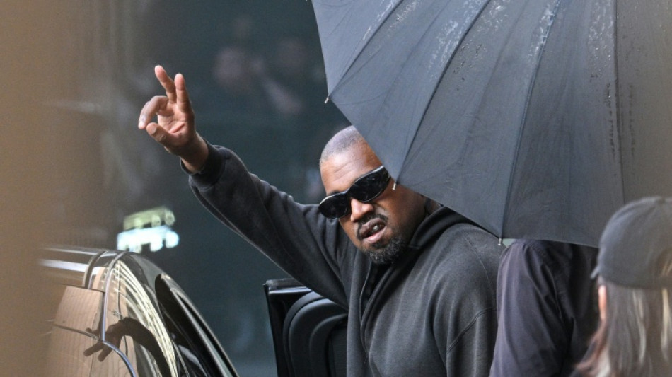 Reino Unido proh&iacute;be la entrada al rapero Kanye West tras comentarios antisemitas