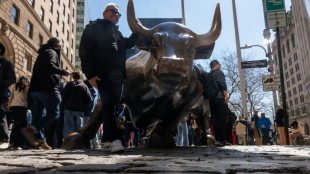 Stocks mixed, as precious metals drop 