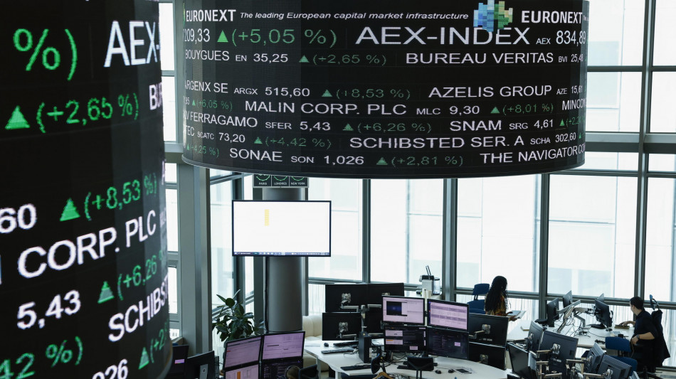 Borsa: Parigi vola (+2,4%) con le scommesse su Lecornu
