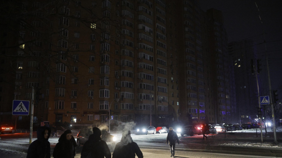 Attacco missilistico su Kiev, udite esplosioni in citt&agrave;