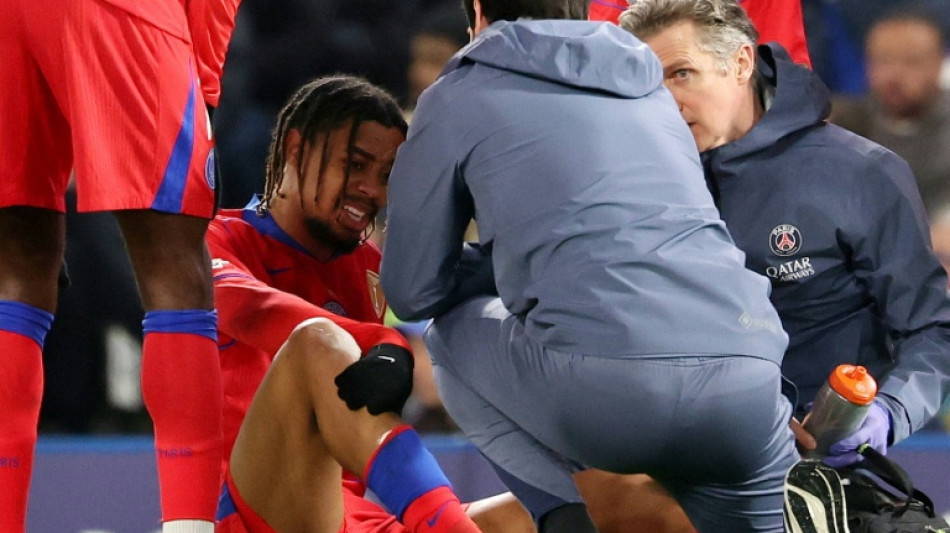 Com les&atilde;o no tornozelo, Barcola vai desfalcar PSG por v&aacute;rias semanas